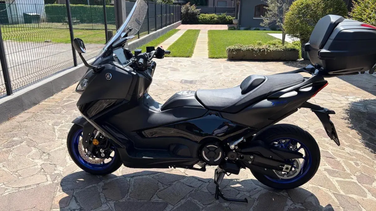 Yamaha T-Max 560 (2022 - 24)  (4)