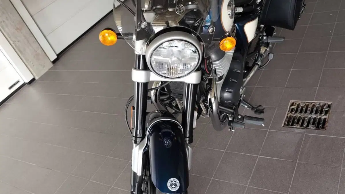 Royal Enfield Super Meteor 650 (2023 - 26)  (6)