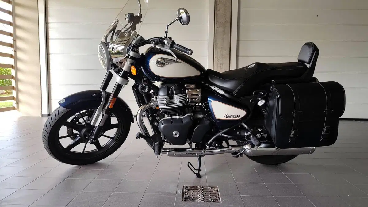 Royal Enfield Super Meteor 650 (2023 - 26)  (8)