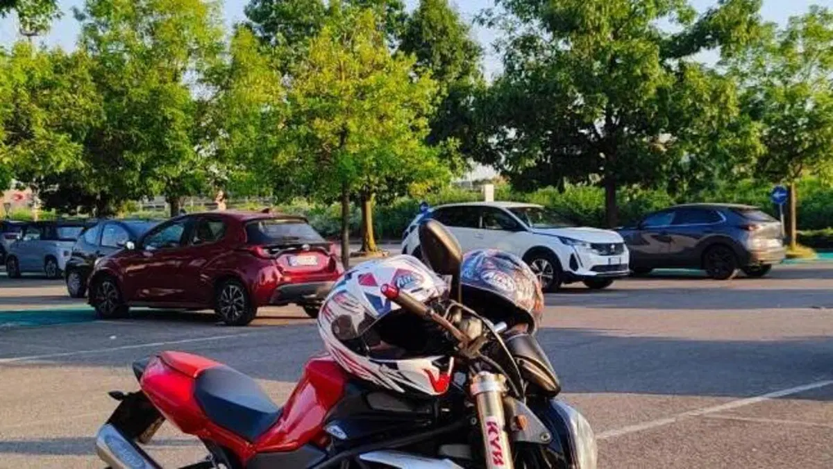 MV Agusta Brutale 750 S (2002 - 06)  (4)
