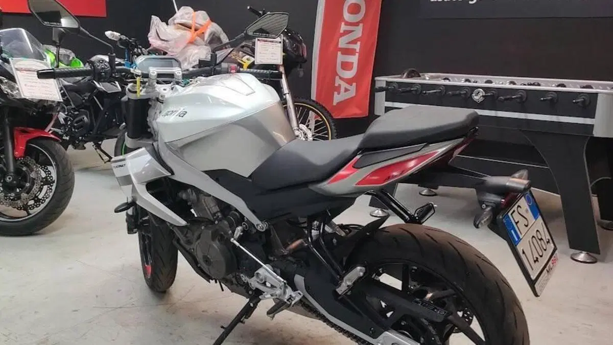 Aprilia Tuono 457 (2025 - 26)  (3)