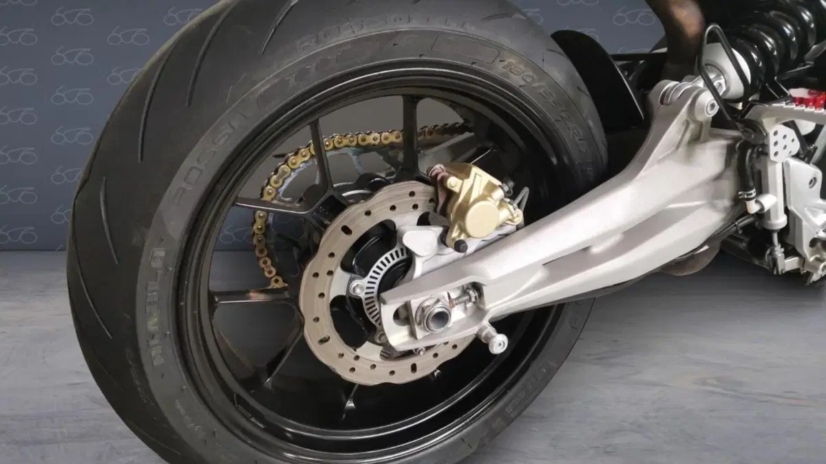 Aprilia Dorsoduro 750 ABS (2009 - 17)  (6)