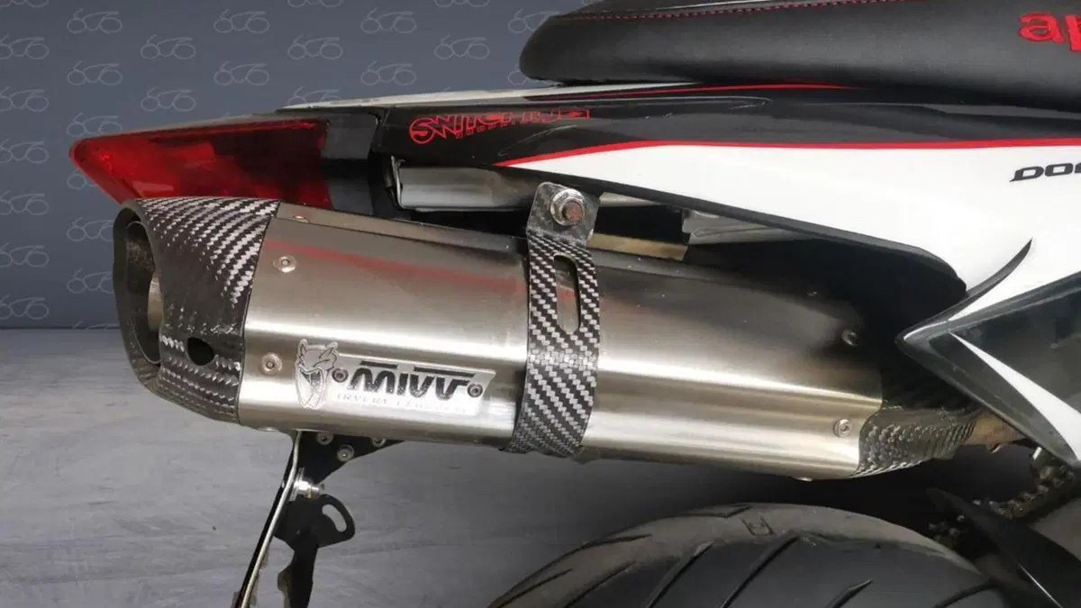 Aprilia Dorsoduro 750 ABS (2009 - 17)  (7)