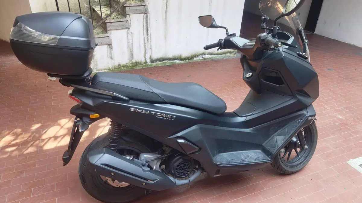 Kymco Skytown 125i (2024 - 26)  (2)