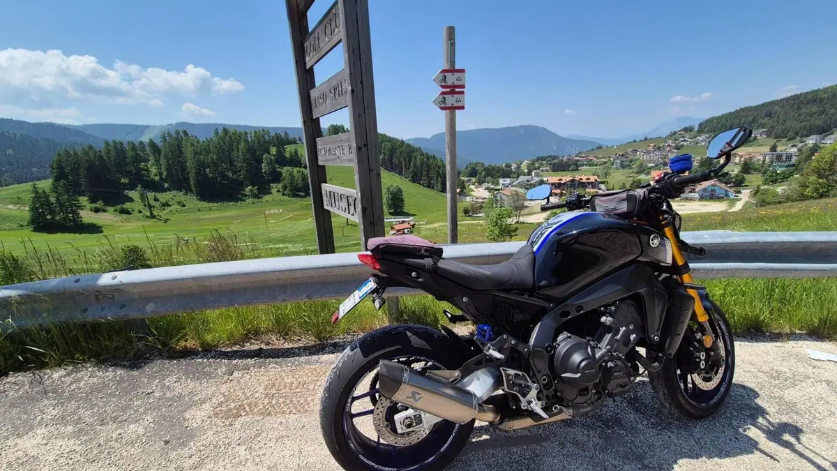 Yamaha MT-09 SP (2021 - 23)  (2)