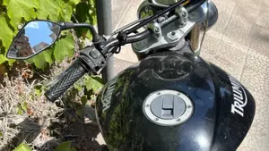 Triumph Street Triple (2007 - 12)  (2)