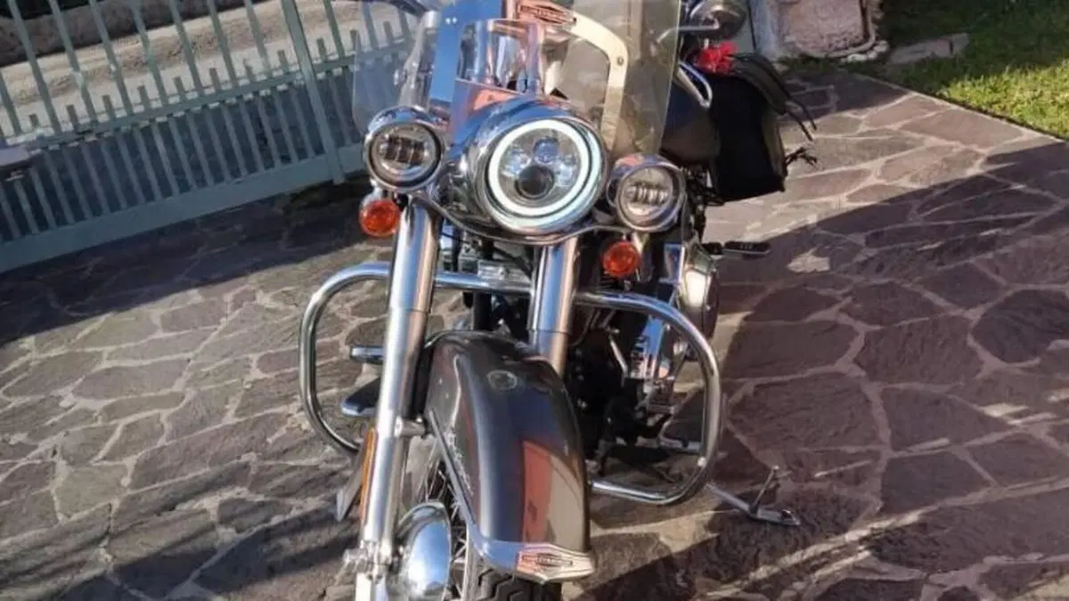Harley-Davidson 1450 Deluxe (2005 - 06) - FLSTNI  (6)