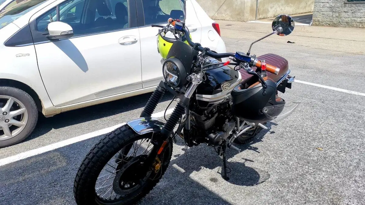 Brixton Motorcycles BX 125 X Scrambler EFI ABS (2019)  (3)