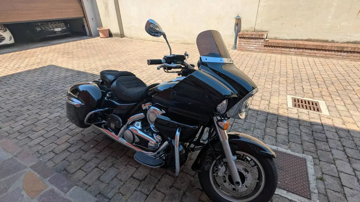 Kawasaki Vulcan VN 1700 Voyager (2009 - 11)  (3)
