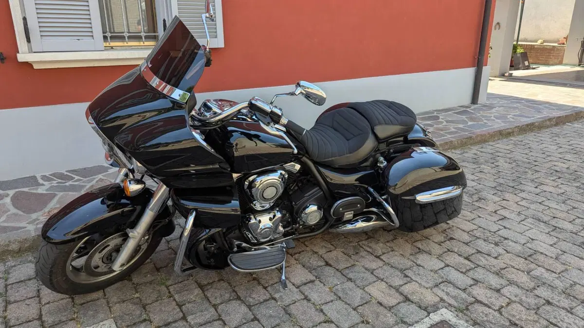 Kawasaki Vulcan VN 1700 Voyager (2009 - 11)  (4)