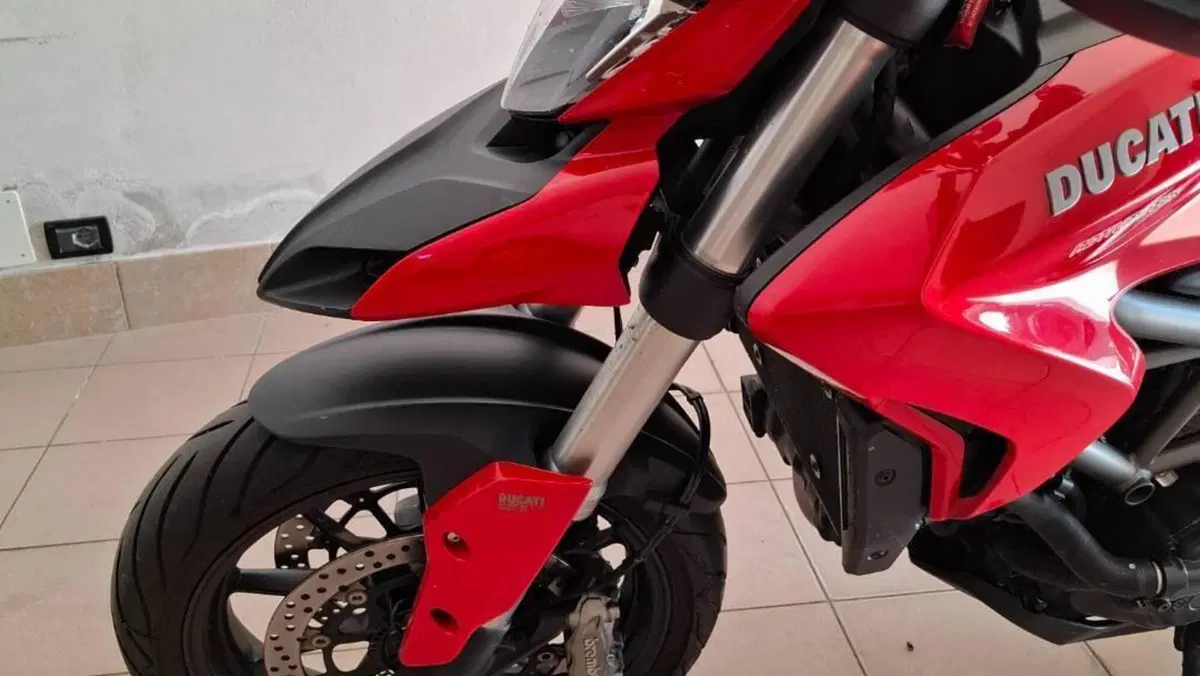 Ducati Hyperstrada 821 (2013 - 15)  (4)