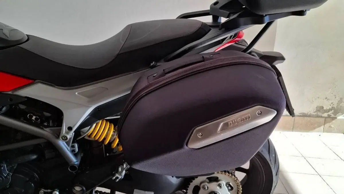Ducati Hyperstrada 821 (2013 - 15)  (5)