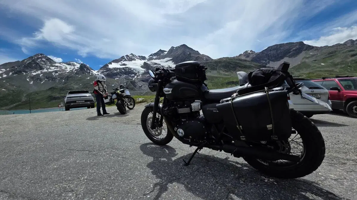 Triumph Bonneville T100 Black (2017 - 20)  (10)