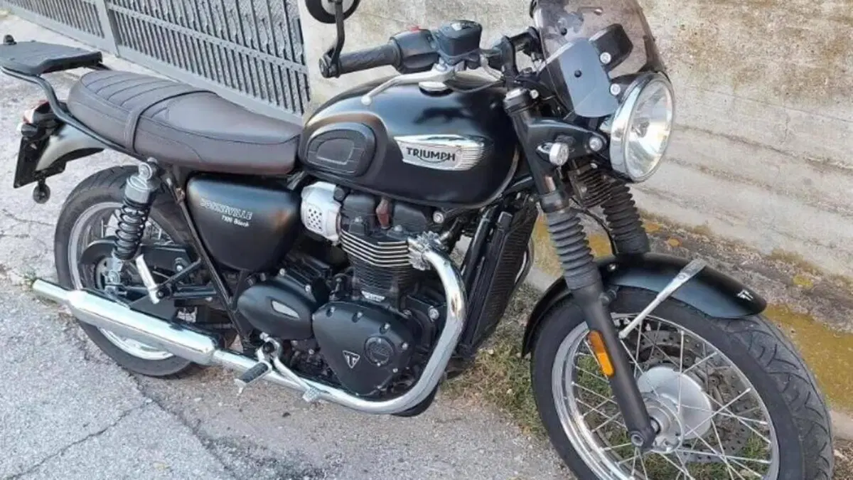 Triumph Bonneville T100 Black (2017 - 20) 