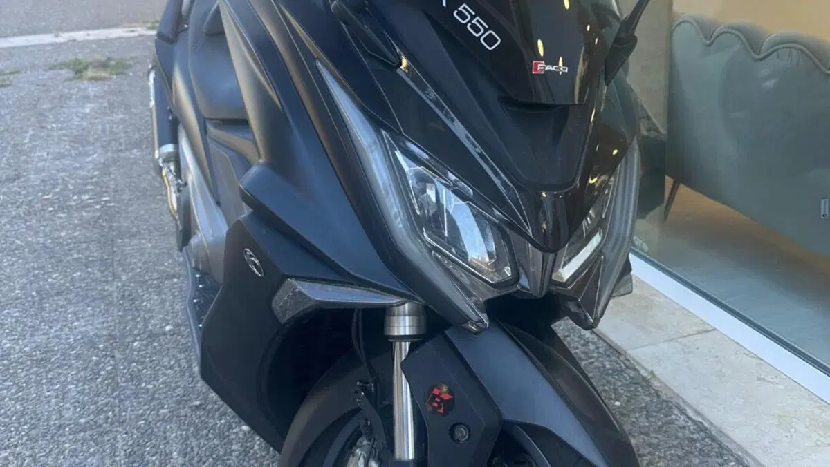 Kymco AK 550 (2017 - 19)  (3)