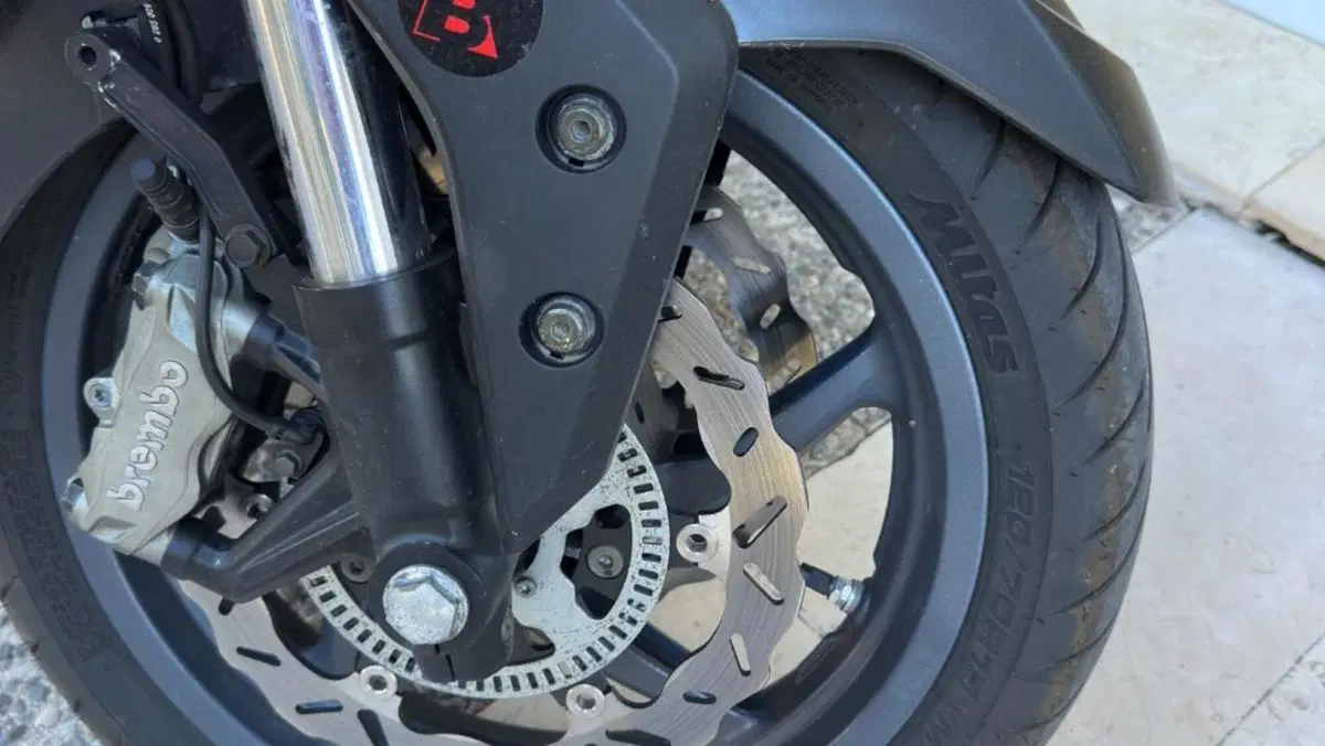 Kymco AK 550 (2017 - 19)  (5)