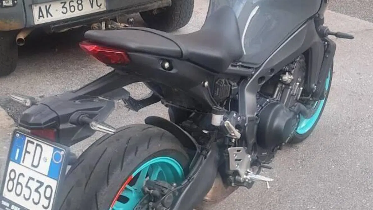 Yamaha MT-09 (2021 - 23)  (2)