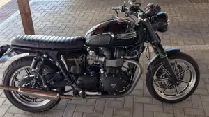 Triumph Bonneville SE (2009 - 13)  (2)