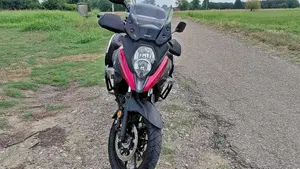 Suzuki V-Strom 650 (2021 - 25)  (2)