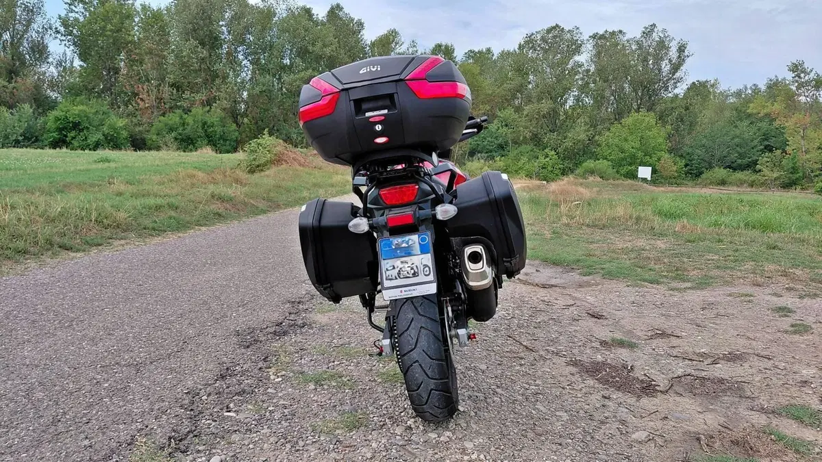 Suzuki V-Strom 650 (2021 - 25)  (4)