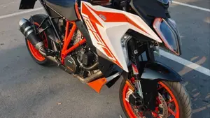 KTM 1290 Super Duke GT (2021)  (2)
