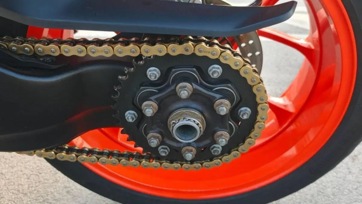 KTM 1290 Super Duke GT (2021)  (5)