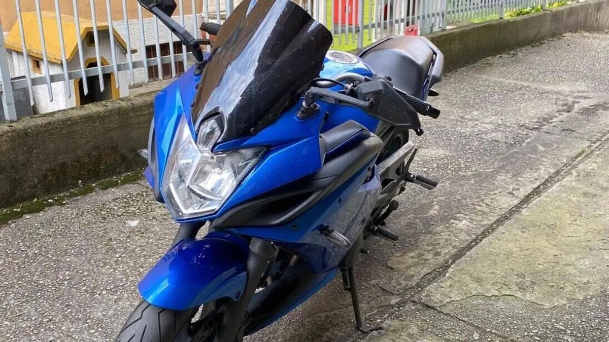Yamaha XJ6 Diversion F (2010 - 16)  (2)