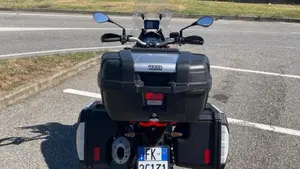 Moto Guzzi V85 TT Evocative Graphics (2021 - 23)  (4)