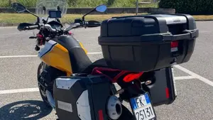 Moto Guzzi V85 TT Evocative Graphics (2021 - 23)  (6)