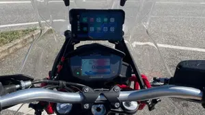 Moto Guzzi V85 TT Evocative Graphics (2021 - 23)  (7)