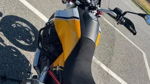 Moto Guzzi V85 TT Evocative Graphics (2021 - 23)  (8)