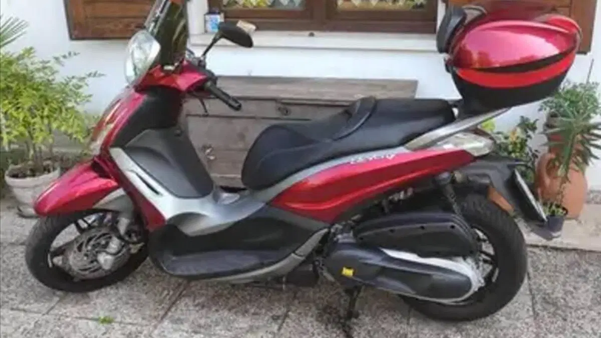 Piaggio Beverly 350 SportTouring ie (2011 - 15) 