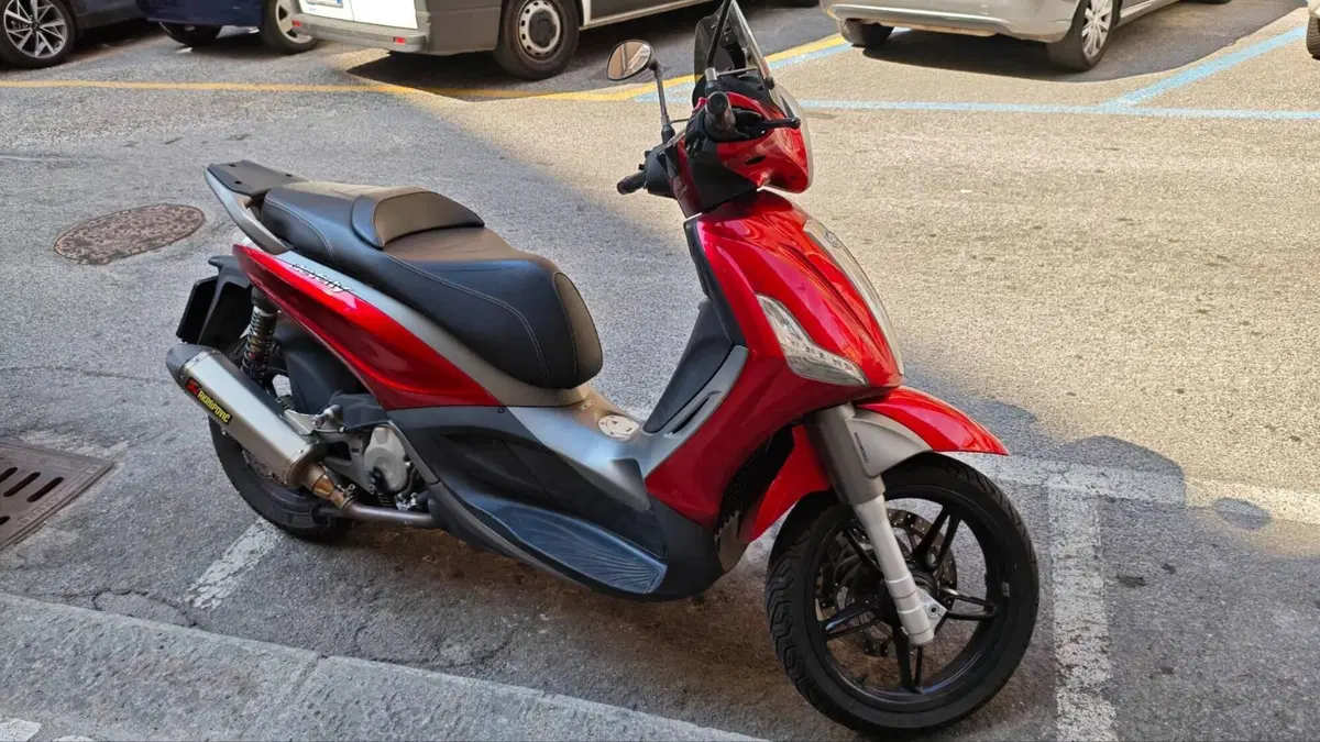 Piaggio Beverly 350 SportTouring ie (2011 - 15)  (4)
