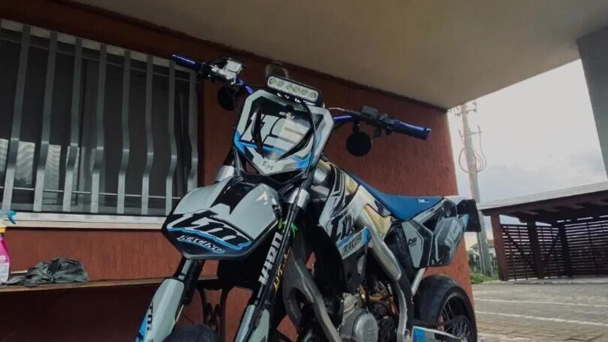 Tm Moto EN 125 (2012) 