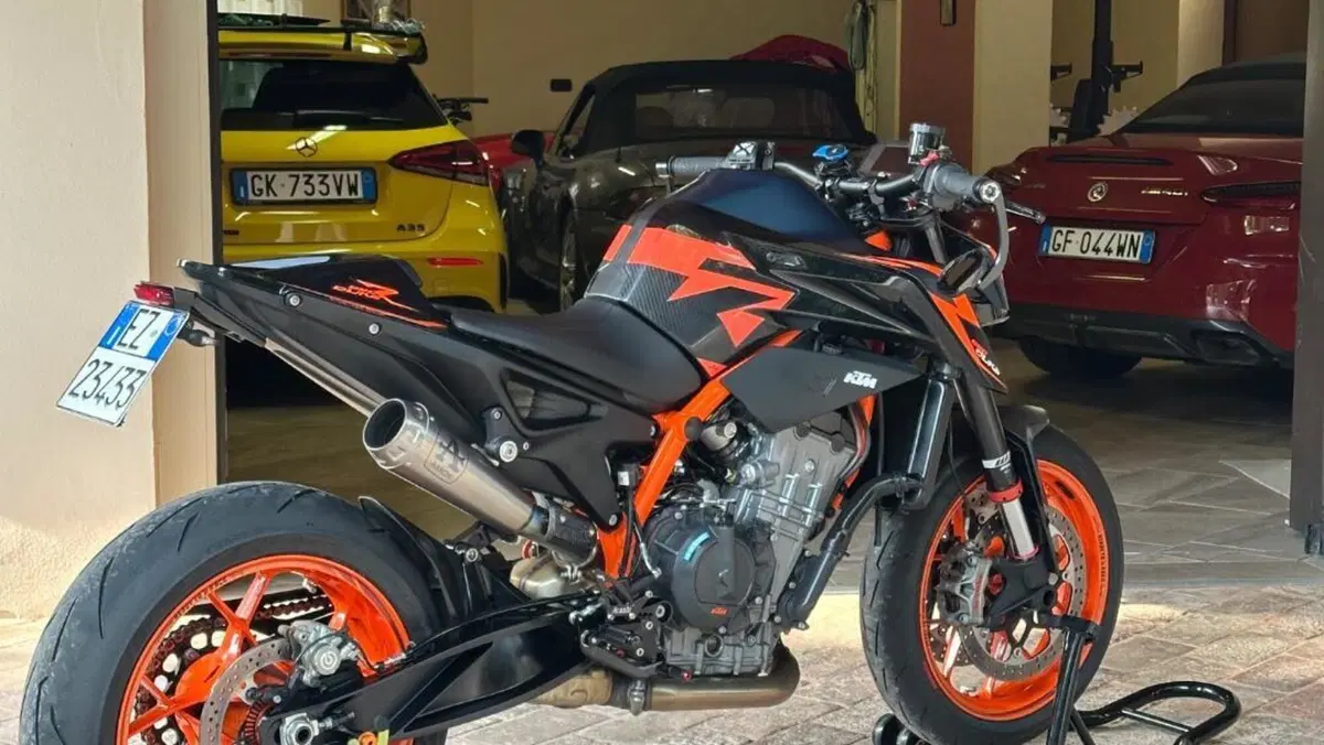 KTM 890 Duke R (2022 - 23)  (4)