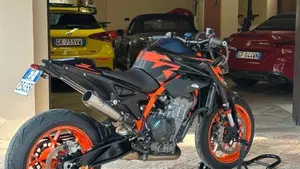 KTM 890 Duke R (2022 - 23)  (4)