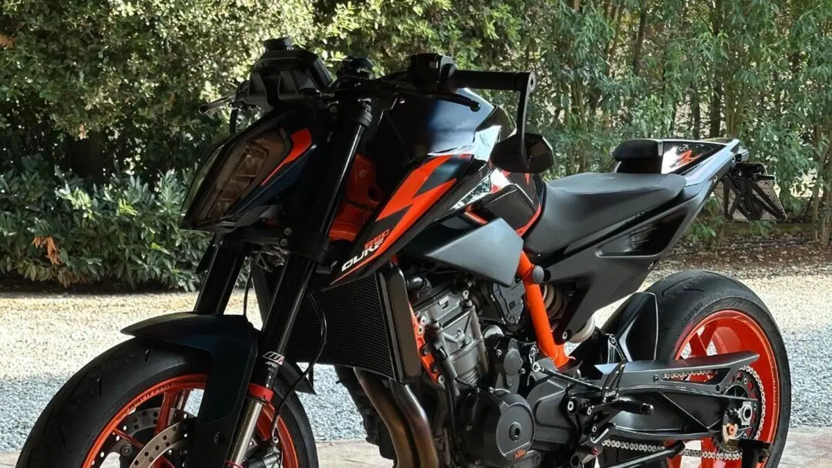 KTM 890 Duke R (2022 - 23)  (5)