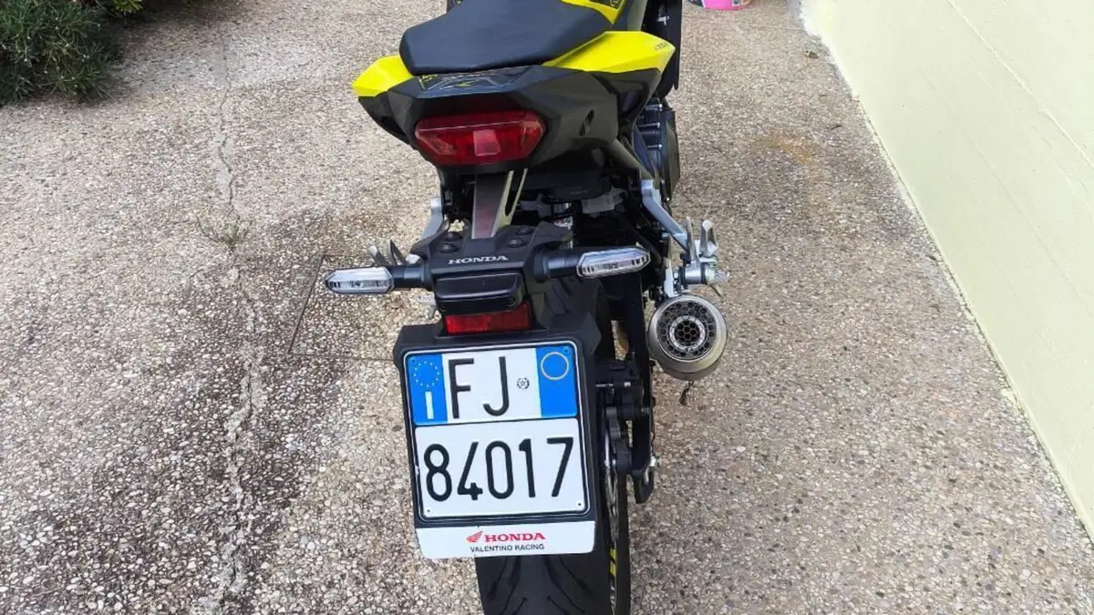 Honda CB 750 Hornet (2023 - 24)  (4)