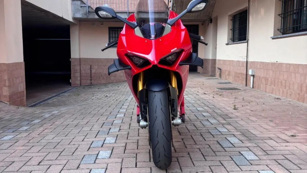 Ducati Panigale V4 S 1100 (2021)  (2)