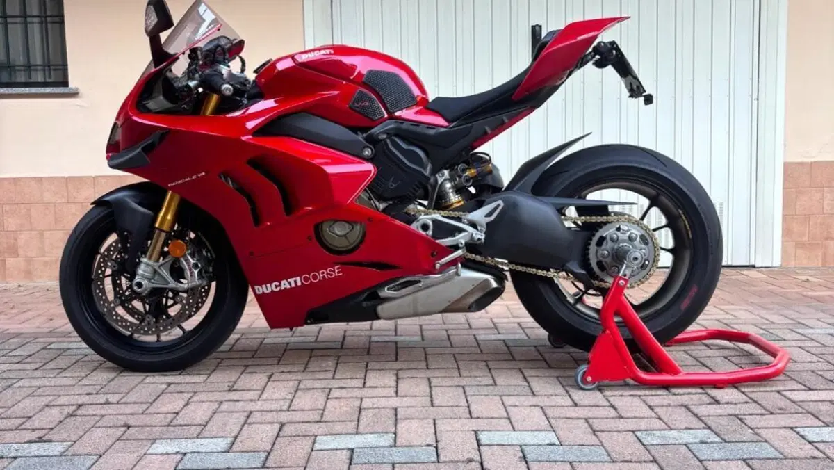 Ducati Panigale V4 S 1100 (2021)  (3)