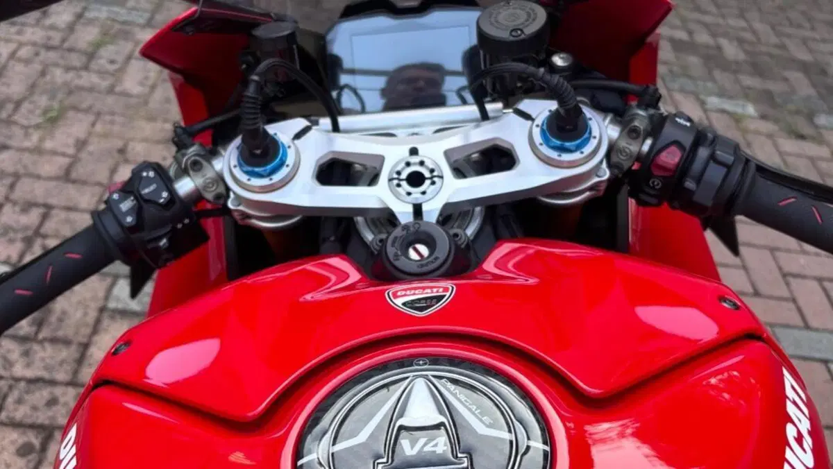 Ducati Panigale V4 S 1100 (2021)  (11)