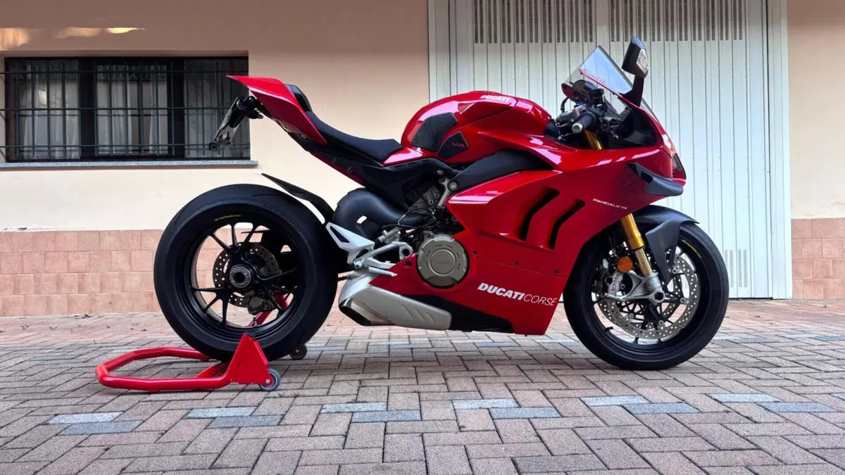 Ducati Panigale V4 S 1100 (2021) 