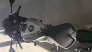 Aprilia Tuono V4 (2021 - 24)  (2)
