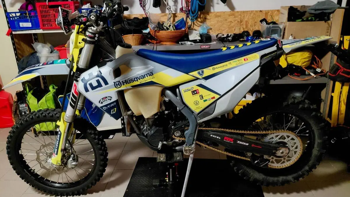 Husqvarna FE 250 (2022)  (2)