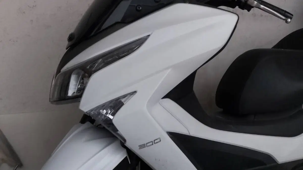 Kymco X-Town 300i ABS (2016 - 20)  (2)