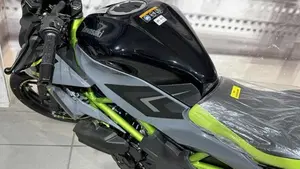 Kawasaki Z 125 (2025 - 26)  (9)