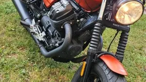 Moto Guzzi V9 Bobber Sport (2019 - 20) 