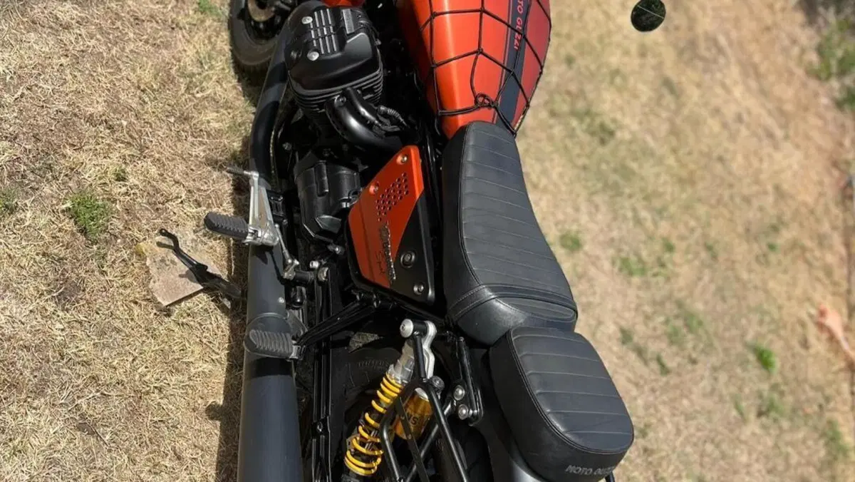 Moto Guzzi V9 Bobber Sport (2019 - 20)  (3)