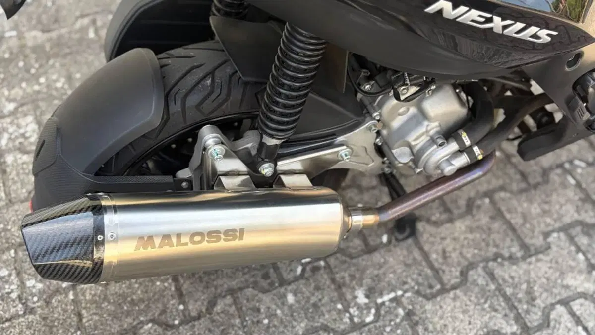 Gilera Nexus 300 (2007 - 13)  (4)
