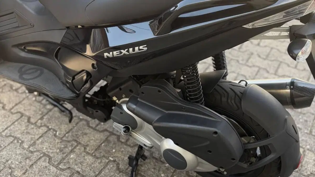 Gilera Nexus 300 (2007 - 13)  (5)